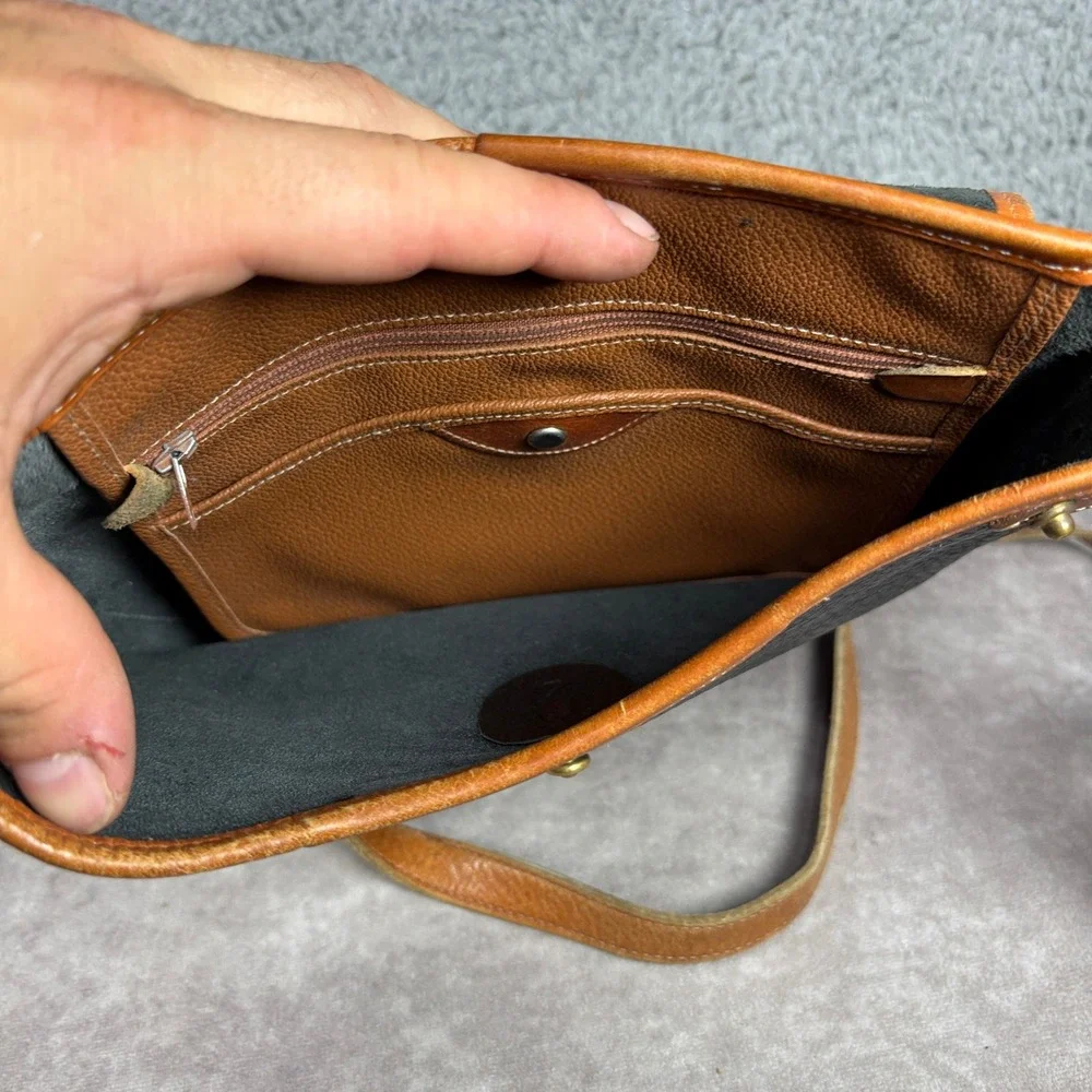 Dooney & Bourke Crossbody Bag Womens Medium Black Tan All Weather Leather Toggle